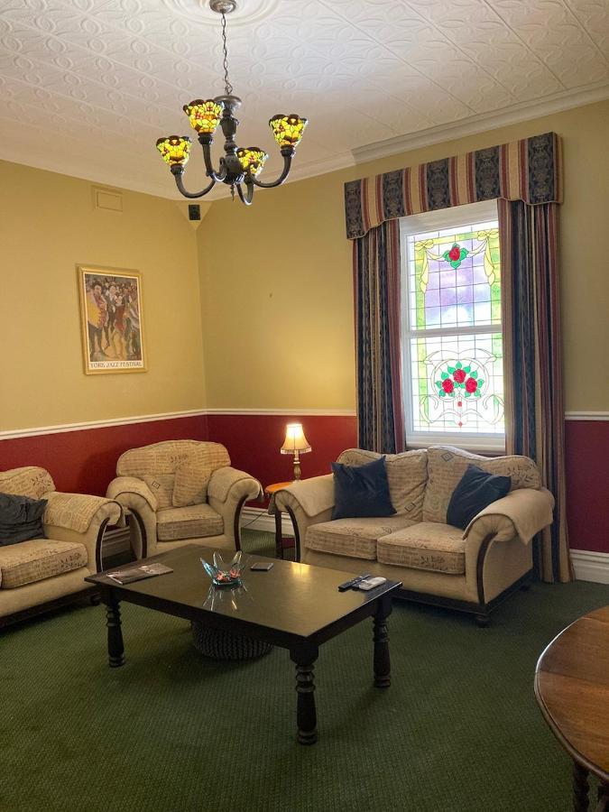 Avon Terrace Guest House Йорк Экстерьер фото